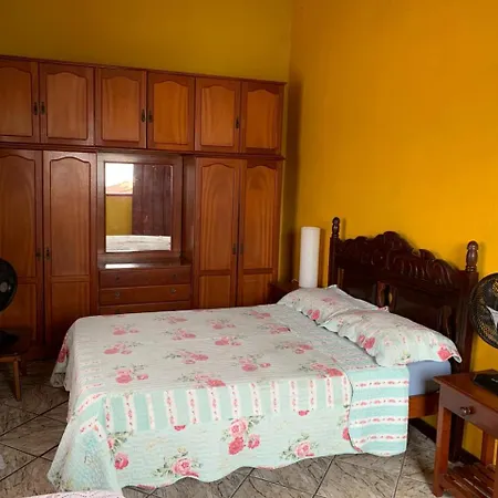 Casa Colorida - Ideal para Grupos e Família - 10 minutos a pé do centro - Churrasqueira-3